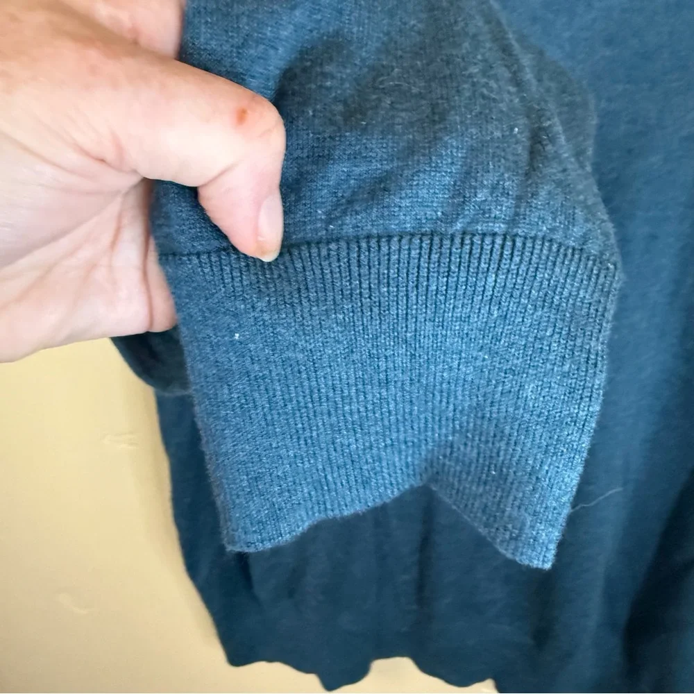 Banana Republic Mens Cashmere Silk Blend Vneck Sweater Blue Size‎ Medium Office
